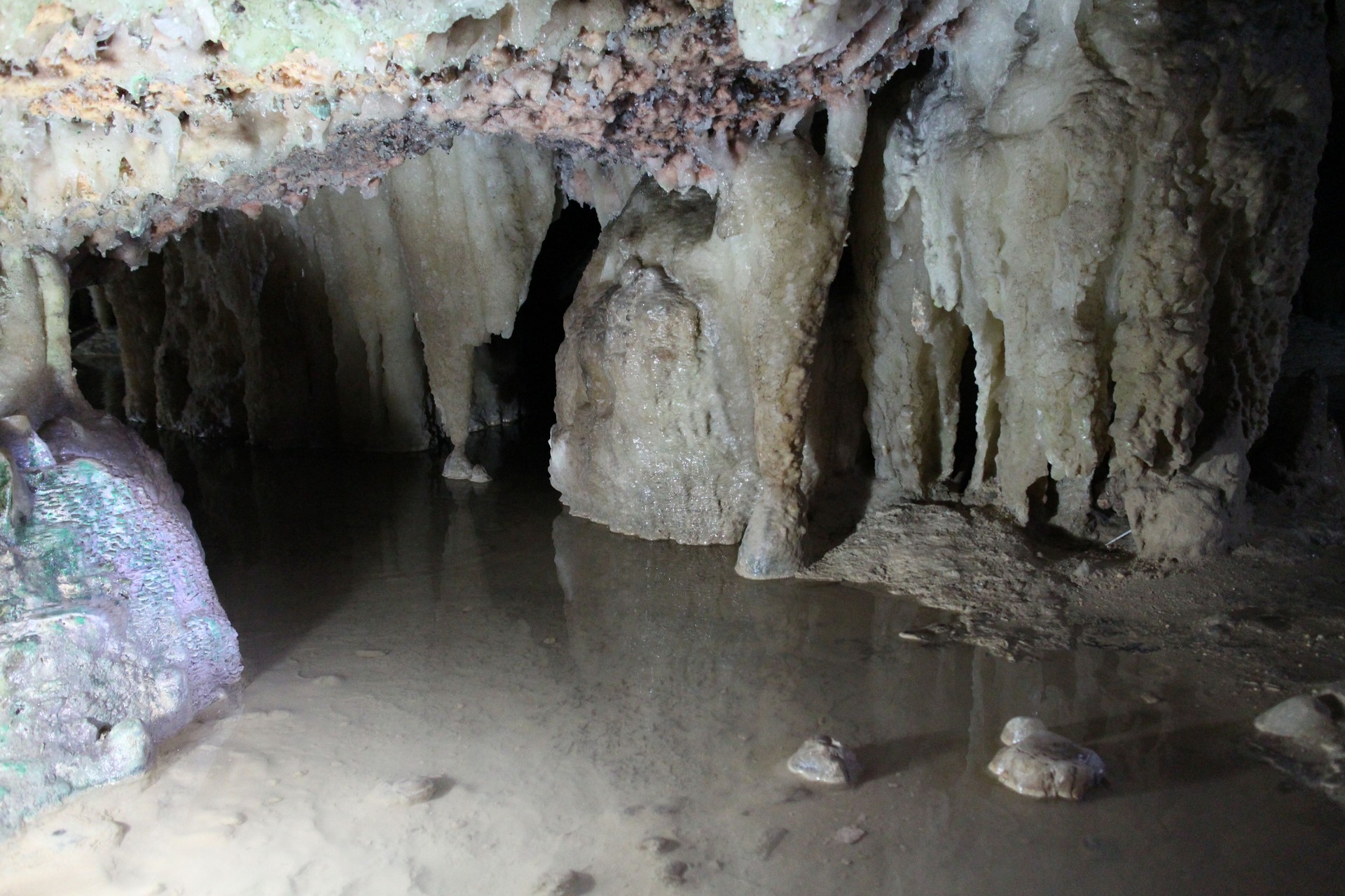 À l'intérieur d'une grotte